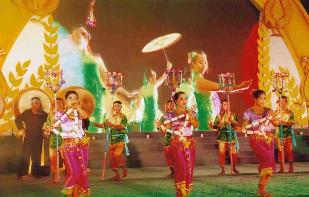 Lễ hội tổ chức để suy tôn những vị thần gắn với văn hóa vùng miền