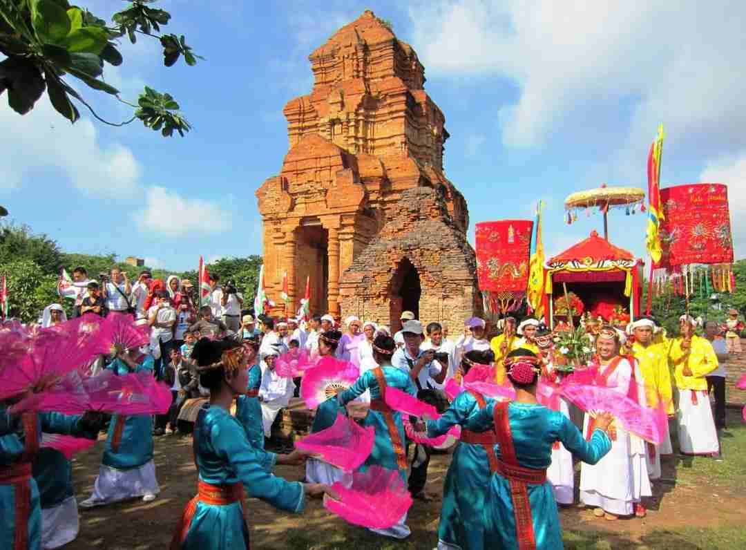 Những ý nghĩa lịch sử xuất hiện trong lễ hội truyền thống