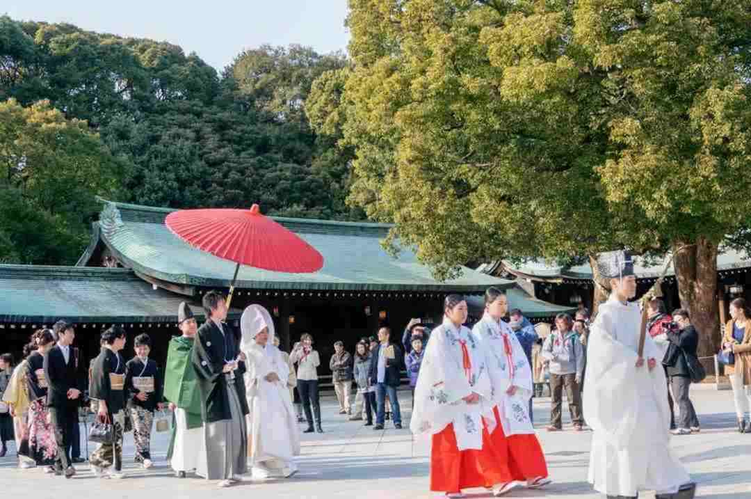 Uchikake - Trang phục truyền thống cho ngày cưới ở Nhật Bản