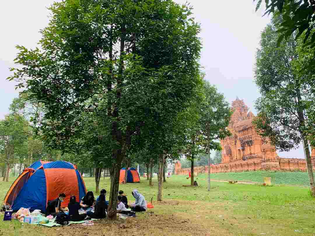 Cắm trại Làng Văn hóa các dân tộc cần chuẩn bị những gì?