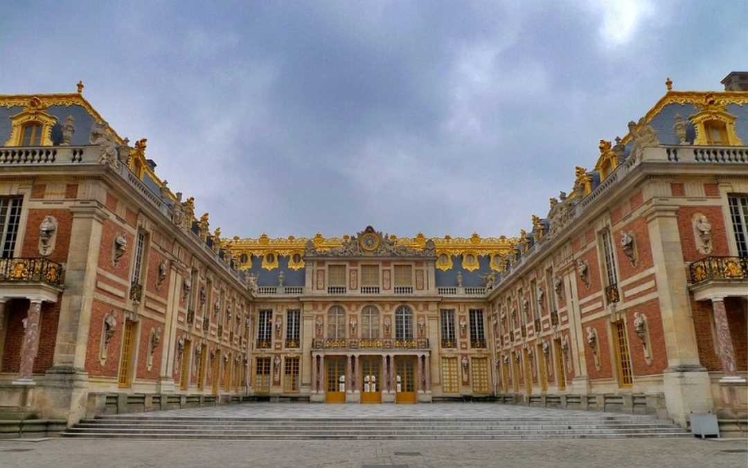 Cung điện Versailles ở Pháp