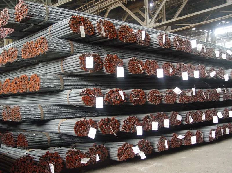 Giá thép xây dựng biến động mạnh